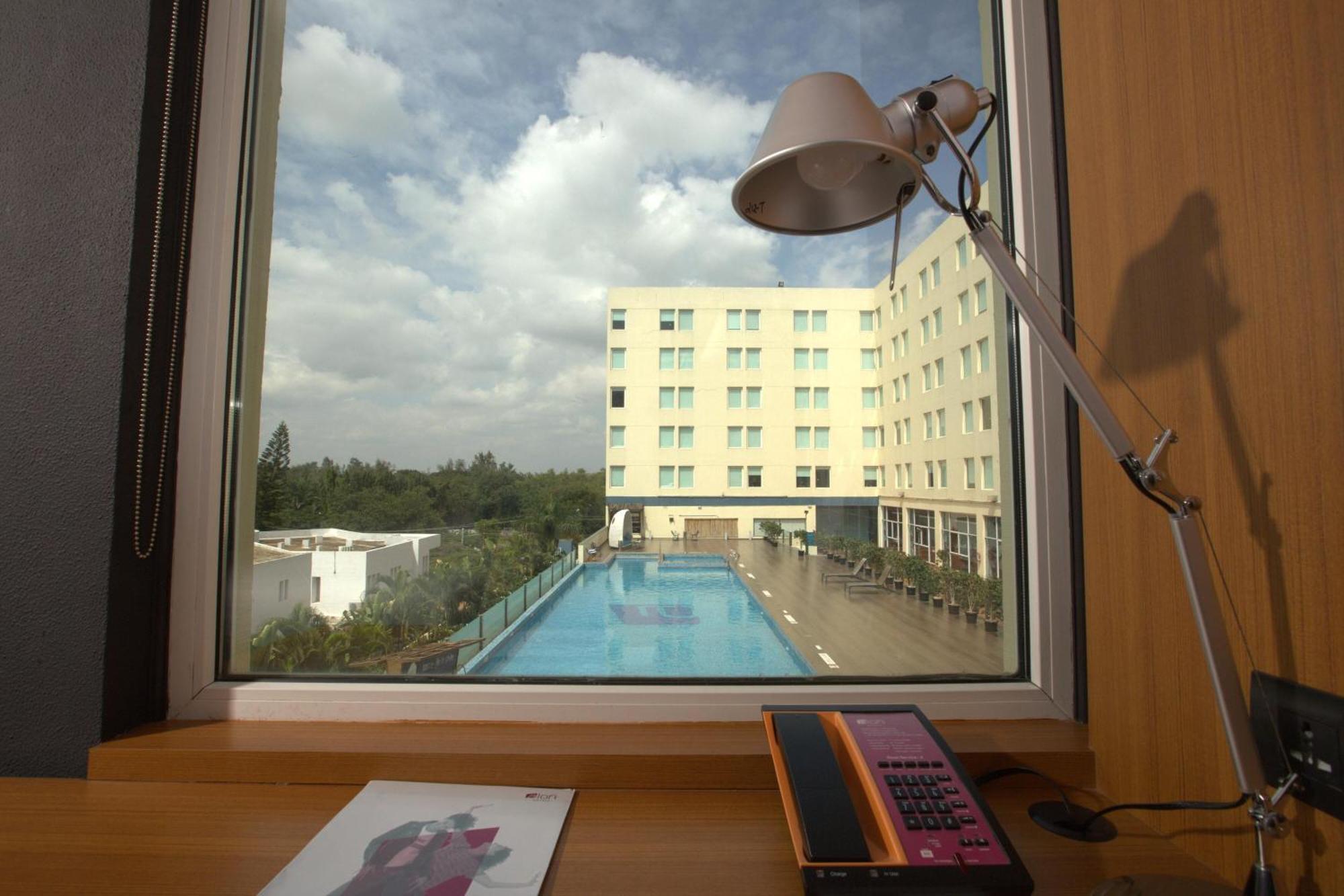 Aloft Bengaluru Whitefield Hotel Екстериор снимка
